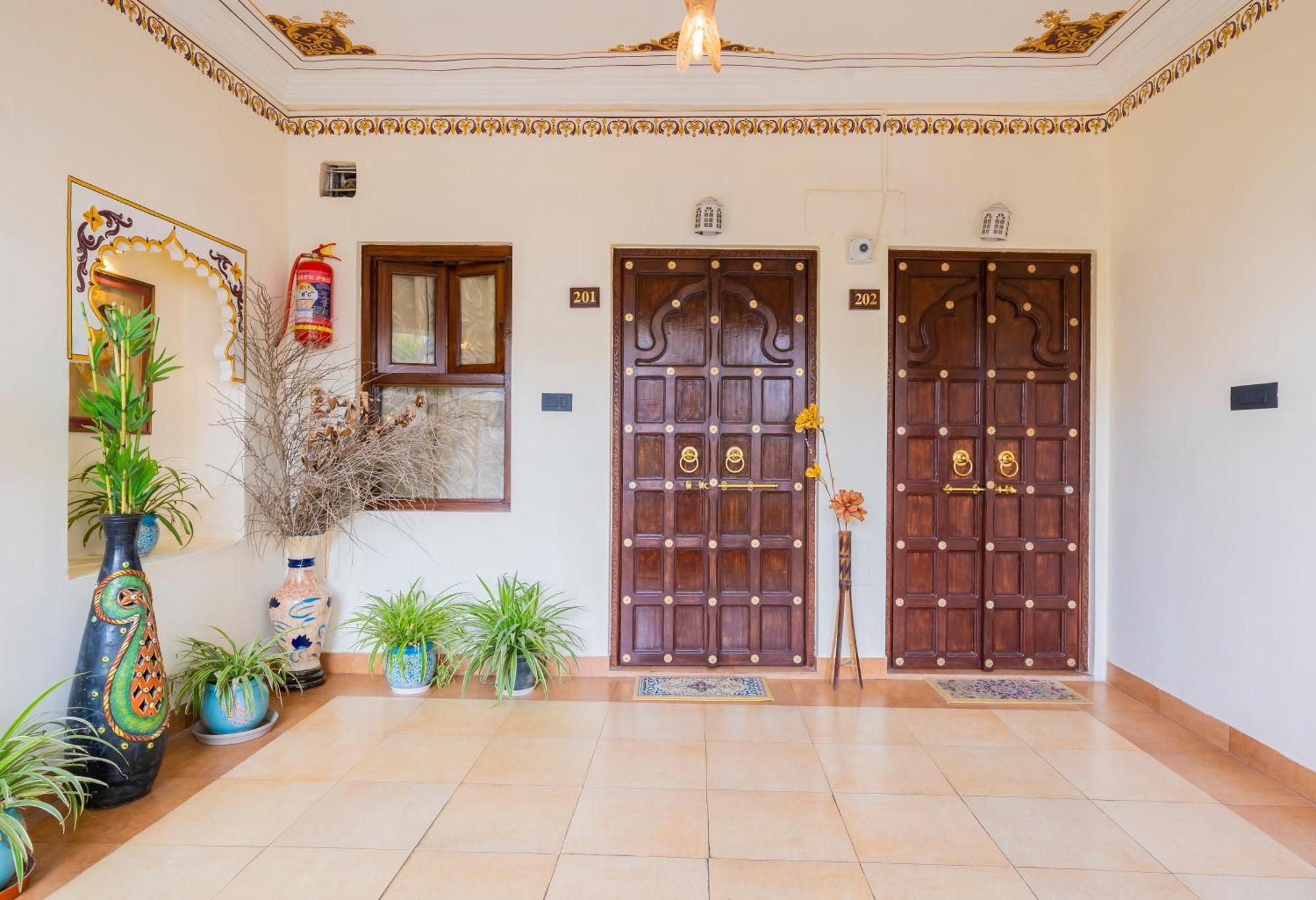 Natural Lake View Hotel أُودايبور المظهر الخارجي الصورة