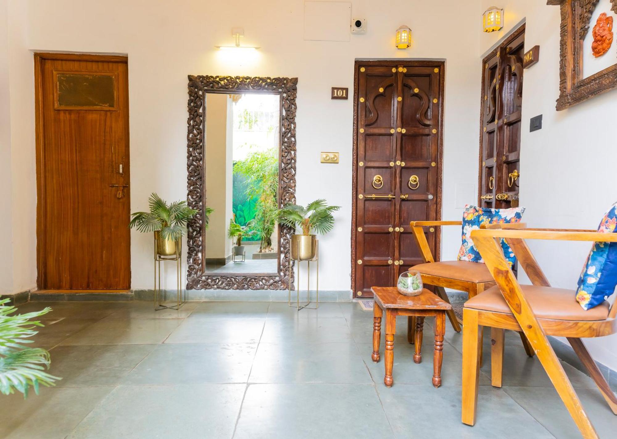 Natural Lake View Hotel أُودايبور المظهر الخارجي الصورة