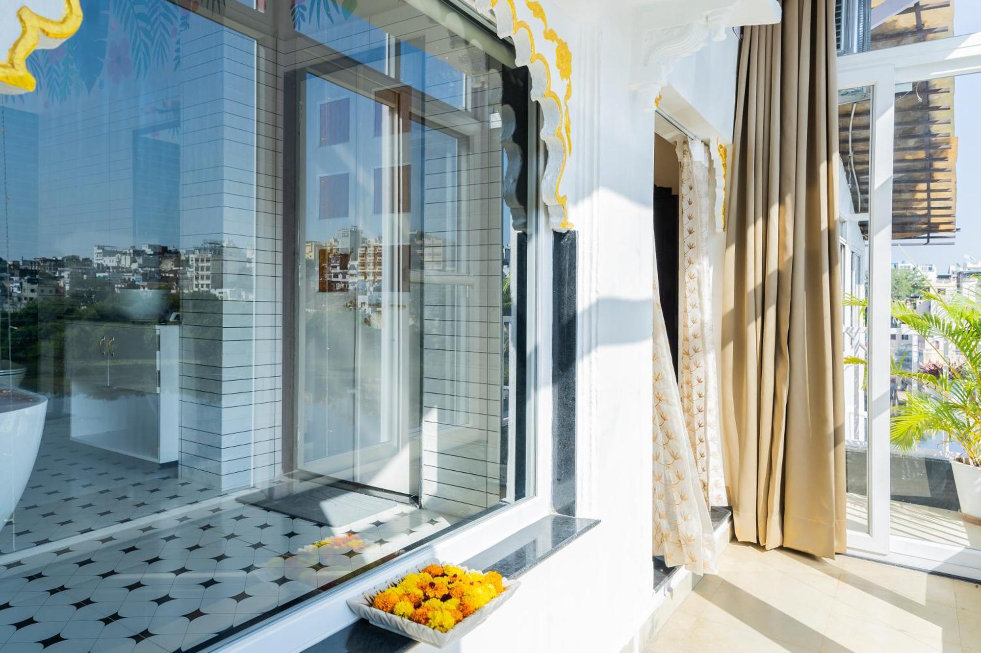Natural Lake View Hotel أُودايبور المظهر الخارجي الصورة